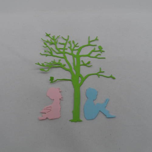 N°609 d'un arbre un petit garçon et une petite fille  avec un livre  en papier vert bleu rose