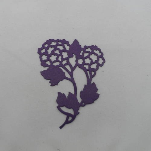 N°281 fleur hortensia  en papier violet irisé découpage  fin 