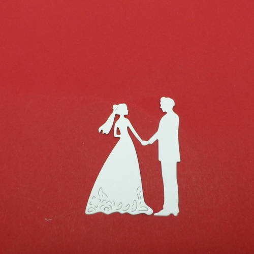 N°590  d'un couple de mariés   en papier  blanc    embellissement