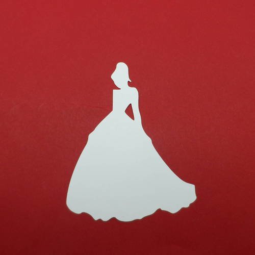 N°574 jolie princesse  en papier blanc   découpage  fin 