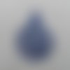 N°543  d'une grosse boule de noël  à l'intérieur une étoile et des rayures en papier bleu nuit