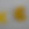 N°558 d'un lot de dix petites lunes  en papier  jaune découpage fin 