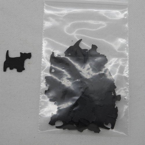 N°541 lot de 50 minis chiens fox  en papier noir  pour  embellissement 