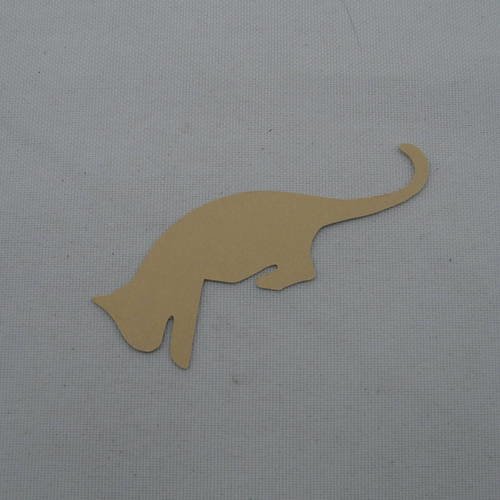 N°345 d'un chat penché  en papier beige   découpage fin