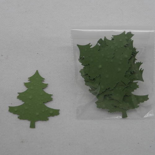 N°523 d'un lot de 10 petits sapins de noël en papier vert  n°1  découpage fin et gaufrage 