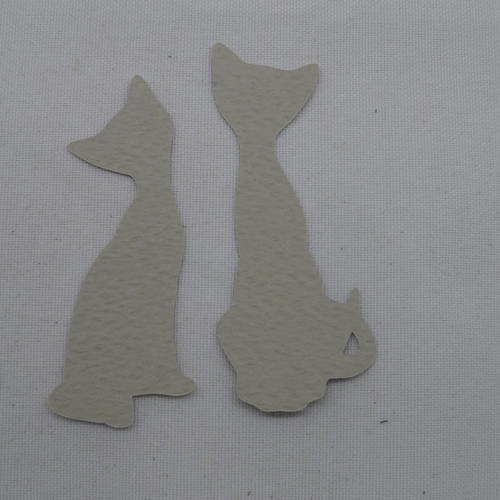 N°462  de deux chats " amoureux" en papier gris  découpage