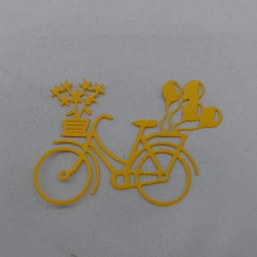 N°485 d'un vélo avec des ballons "panier de fleurs" en papier jaune découpage fin