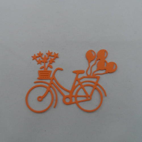 N°485 d'un vélo avec des ballons "panier de fleurs" en papier orange découpage fin
