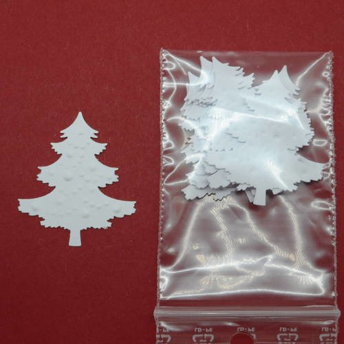 N°523  d'un lot de 10 petits sapins de noël en papier blanc découpage fin et gaufrage 