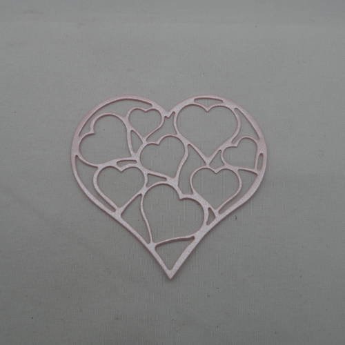 N°484 d'un cœur remplis de cœurs  en papier rose nacré découpage fin 