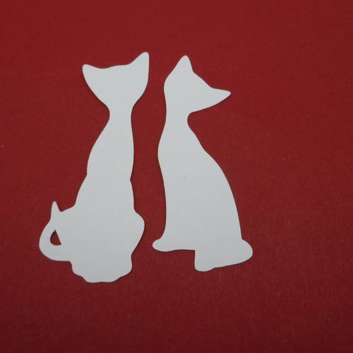 N°462   de deux chats " amoureux" en papier blanc  découpage