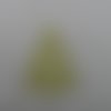 N°108 b sapin de noël avec fleurs en papier tapisserie  vert à paillette  découpage très fin