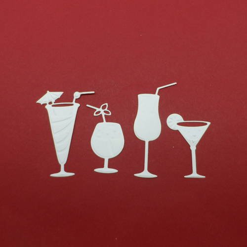 N°278 lot de quatre verres à cocktails   en papier blanc  découpage  fin et gaufrage