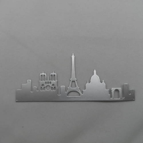 N°319  d'un paysage de la ville de paris en papier argenté  découpage