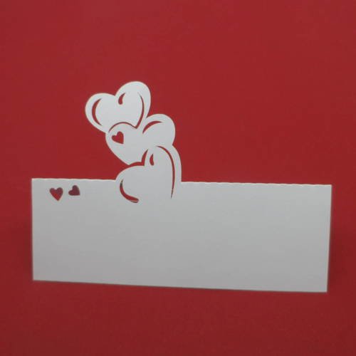 N°442 marques-places chevalet avec des cœurs  en papier  blanc