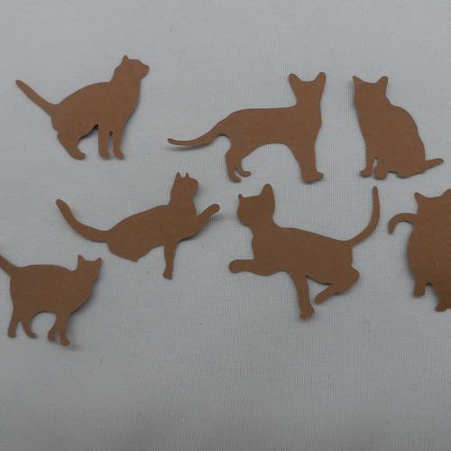 N°208 lot de 7 chats  positions différentes  en papier marron  découpage