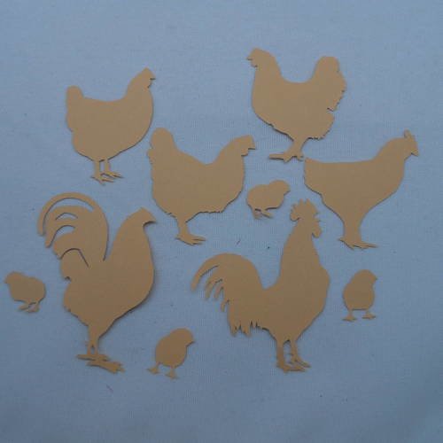N°242  basse cour  en papier marron clair   coqs poules poussins  découpage  fin