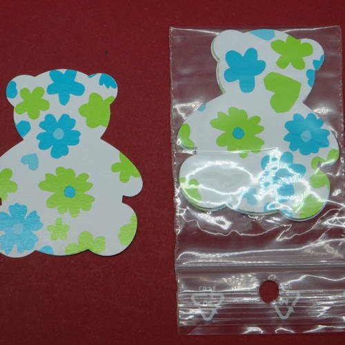 N°352 lot de 5 ours  en papier fond blanc à motif bleu et vert    pour  embellissement 