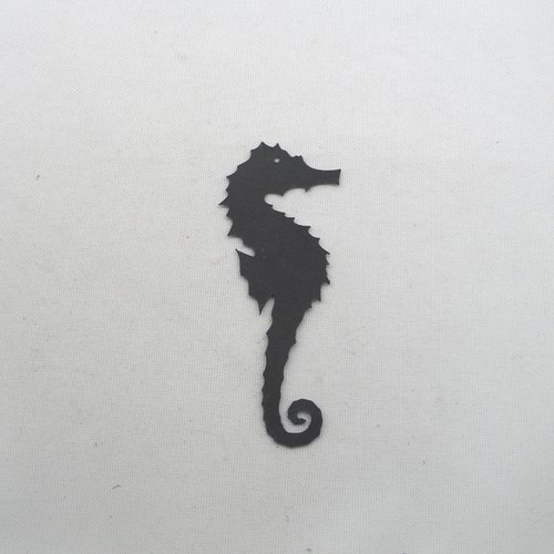 N°222  hippocampe poisson  en papier noir  découpage 