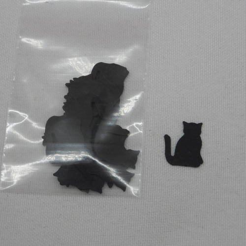 N°451 lot de trente petits chats en papier noir embellissement découpe