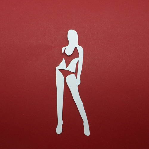 N°418   d'une femme en maillot de bain °2   en papier blanc  découpage