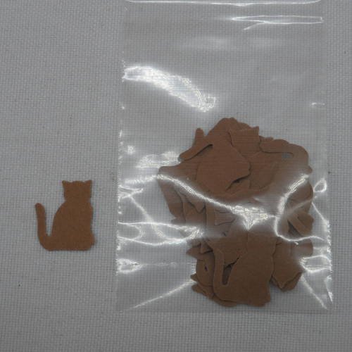 N°451 lot de trente petits chats en papier marron n°2 embellissement découpe