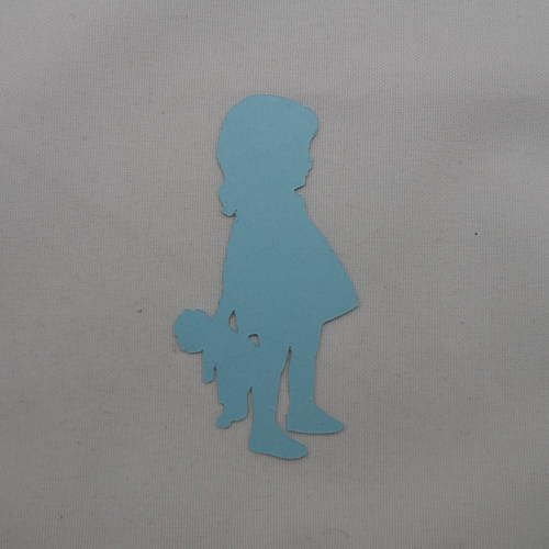 N°387 d'une petite fille tenant une poupée en papier bleu découpage  fin