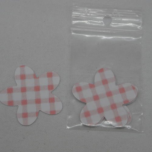 N°161 lot de 10 petites fleurs en papier vichy  blanc et rose  pour  embellissement 