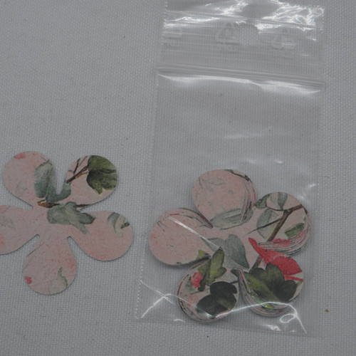 N°161 lot de 10 fleurs en papier rose avec  motif    pour  embellissement 