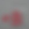 N°358 lot de 25 petits cœurs en papier  fond rouge   à pois blanc pour  embellissement 