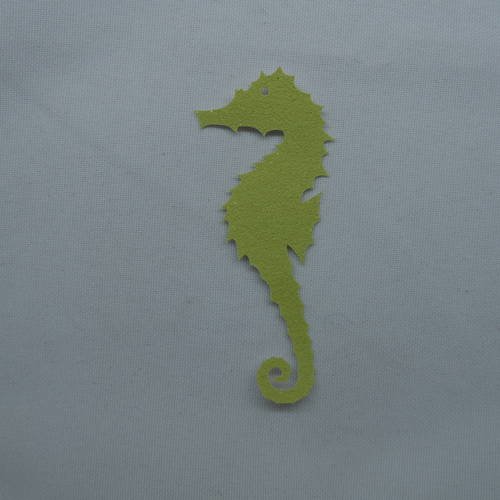 N°222  hippocampe poisson  en papier tapisserie vert à paillette découpage 