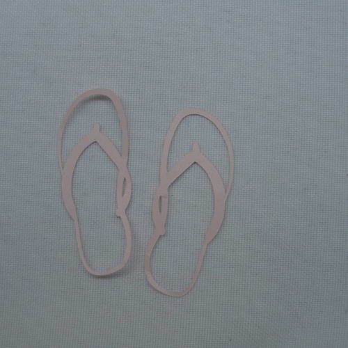 N°311 d'une paire de tong  en papier rose pale découpage 