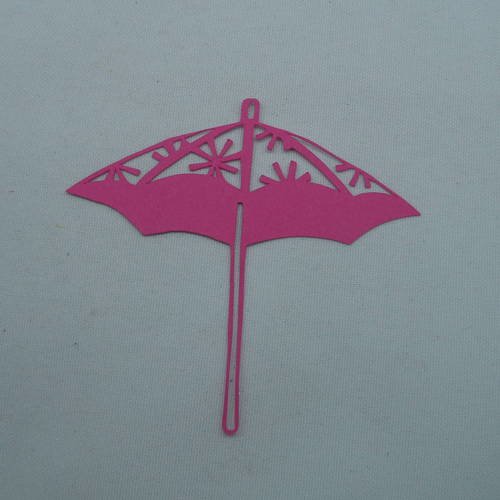 N°275  joli parasol   en papier fuchsia découpage  fin 
