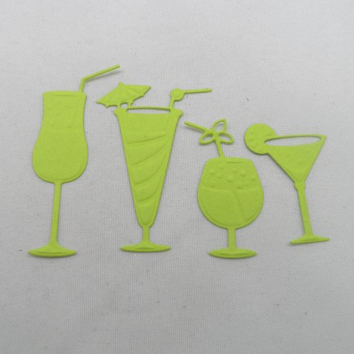 N°278 lot de quatre verres à cocktails   en papier vert anis   découpage  fin et gaufrage