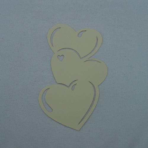 N°272 joli colonne de trois cœurs  en papier écru  jaune pale découpage  fin 