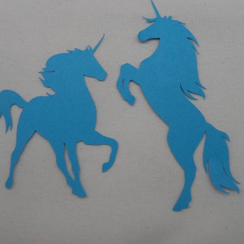 N°260  lot de deux licornes en papier bleu turquoise  découpage  fin