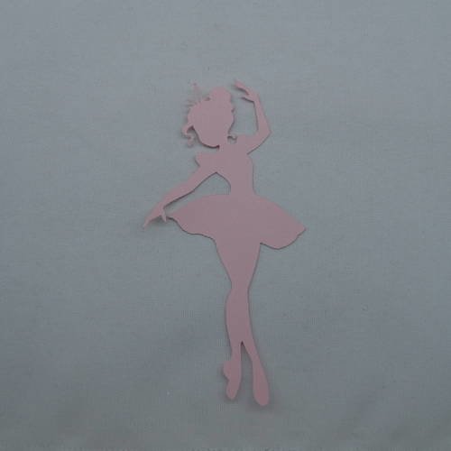 N°223 jolie "danseuse fée " en papier rose   découpage 