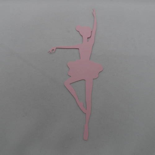 N°215 d'une danseuse  en papier rose découpage 