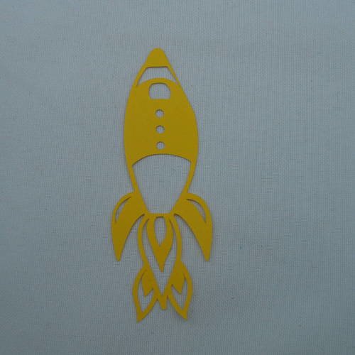 N°204 d'une petite fusée fine en papier jaune