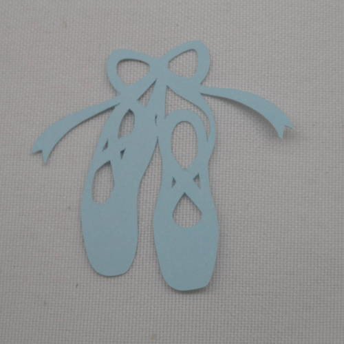 N°150 paire de chaussons de danse en papier bleu ciel  découpage  fin