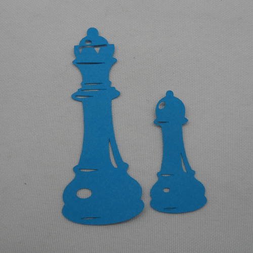 N°144 deux pièces d'échec en papier  bleu turquoise  découpage fin 
