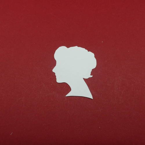 N°127  tête de femme de profil en papier blanc   découpage 