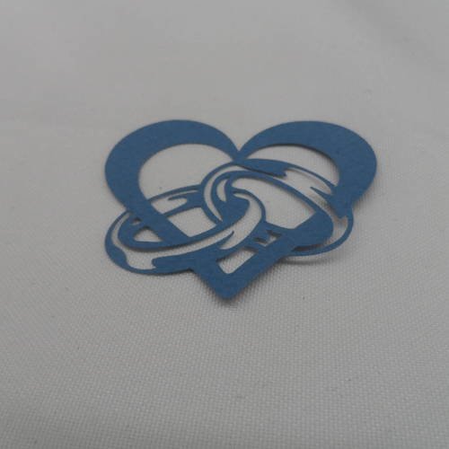 N°113    d'un cœur entrelacé avec des alliances  en papier bleu "jean" découpage fin 