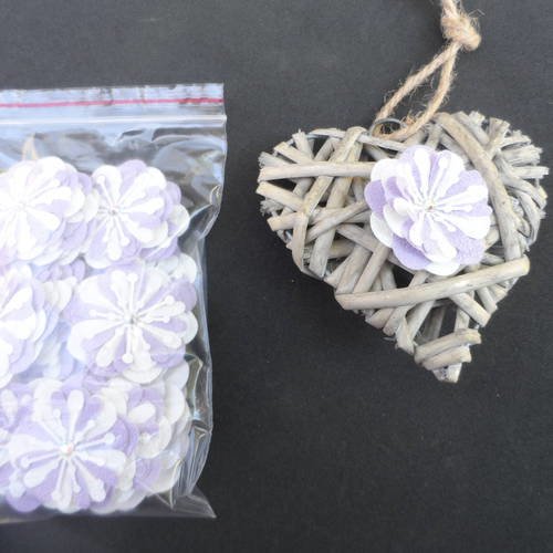 N°156 fleurs en papier tapisserie violet et blanc   cœur strass   pour embellissement 