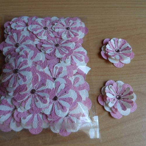 N°157 fleurs en papier tapisserie rose foncé et blanc  cœur strass rose  pour embellissement