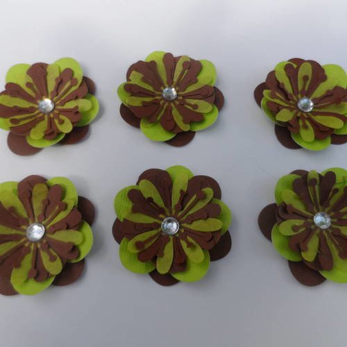 N°159 fleurs en papier chocolat et vert anis cœur  strass pour embellissement 