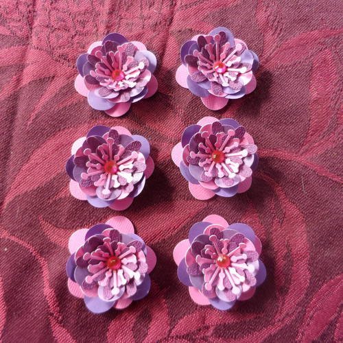N°159 fleurs en papier rose et violet  cœur strass  pour embellissement 