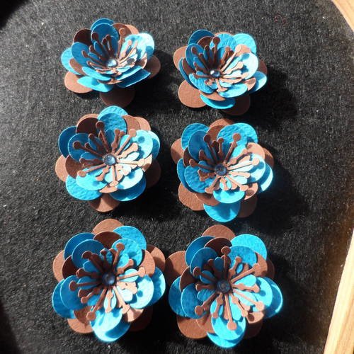 N°159 fleurs en papier chocolat bleu turquoise  cœur strass  pour embellissement