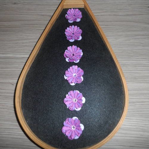 N°159 fleurs en papier violet cœur strass pour embellissement 
