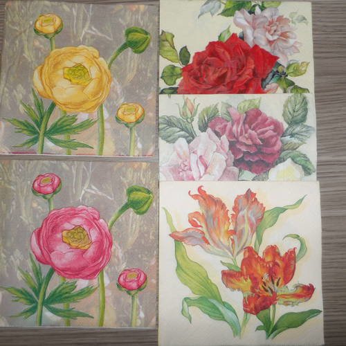 N°160 lot de 5 serviettes différentes en papier sur thème des fleurs 
